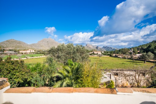 Schöner Blick auf die Berge von der Terrasse