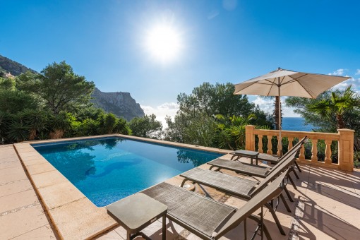 Wunderschöne Villa mit atemberaubendem Meerblick in der ruhigen Gegend von Cala Llamp