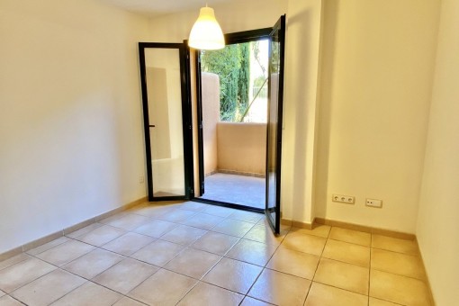 Zweites Schlafzimmer mit Balkon