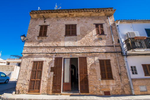 Ruhiges, großes Eck-Stadthaus in Capdepera mit Weit-Meerblick