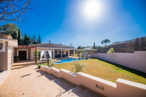 Ebenerdiges Chalet mit Ferienvermietlizenz und Pool in einer Sackgasse in Crestatx
