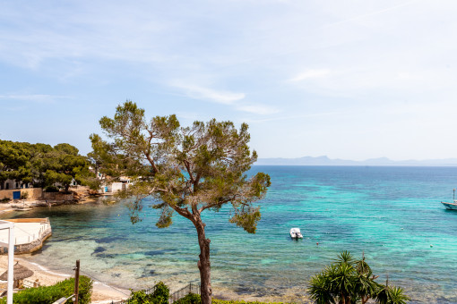 Blick auf den Strand und das Meer