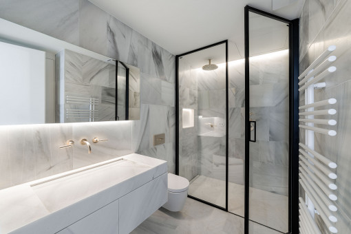Hochwertiges Duschbadezimmer