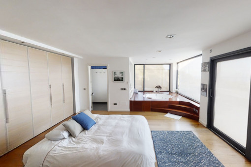 Hauptschlafzimmer mit eigenem Badezimmer