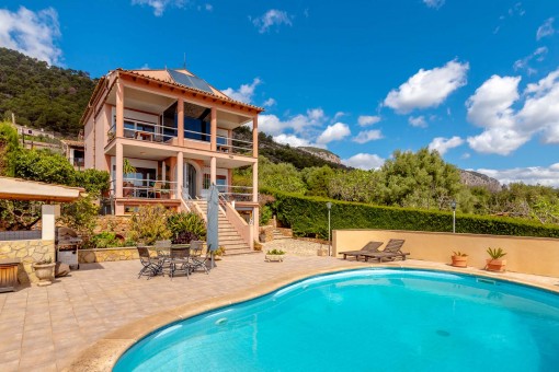 Freihstehende Villa mit Pool und Weitblick in Alaró