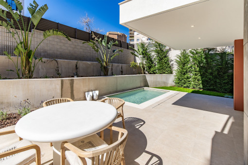 Moderne Neubau Gartenwohnung mit privatem Pool in privilegierter Lage in Palma