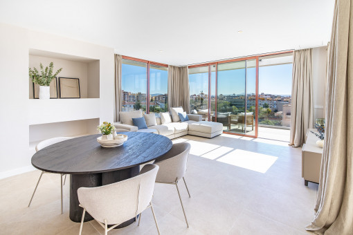 Neubau Penthouse mit herrlichem Blick in bester Lage in Palma