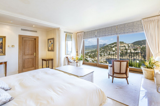 Schlafzimmer mit Panoramafenster 