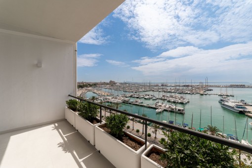 Schöne renovierte Wohnung mit Terrasse und herrlichem Blick über die Bucht von Palma.