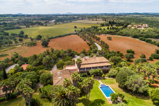 Ansicht der Finca mit Grundstück