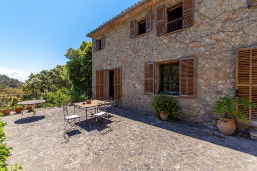 Große, mediterrane Terrasse