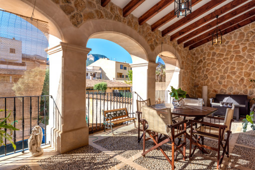 Klassisches Dorfhaus mit Pool und Garage in Alaró