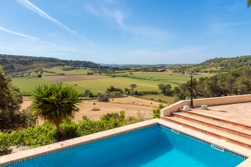 Pool und Ausblick