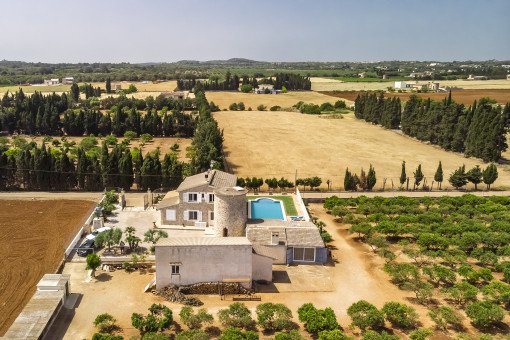 Idyllisch gelegenen Finca mit Ferienvermietlizenz in Muro mit Panoramablick bis auf die Bucht von Alcúdia