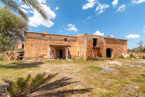 Rustikale Finca mit viel Potential in Vallgonera