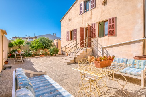 Chalet in Meeresnähe mit großzügigen gestaltbaren Räumen plus Patio in Son Serra de Marina