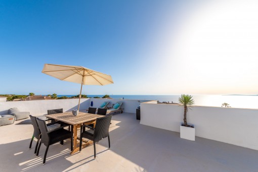 Große Dachterrasse