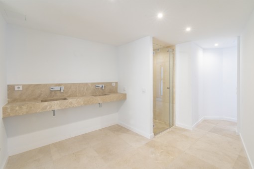 Elegantes Badezimmer 