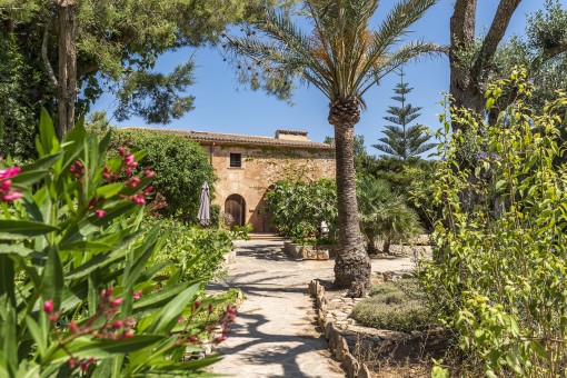 Romantisches Fincahotel mit beheizter Schwimmanlage in beliebter Lage von Ses Salines