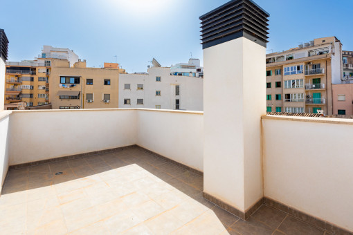 Neues Erdgeschoss-Apartment mit privater Dachterrasse in unmittelbarer nähe zu Santa Catalina