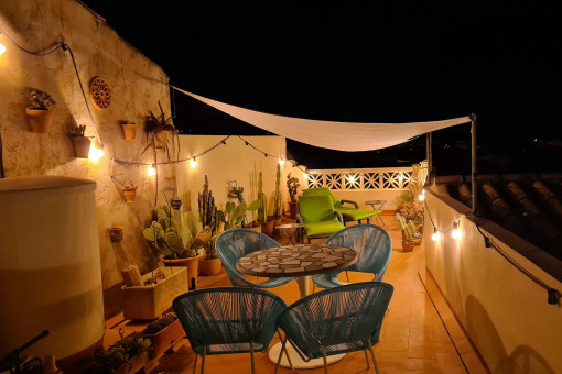 Balkon bei Nacht