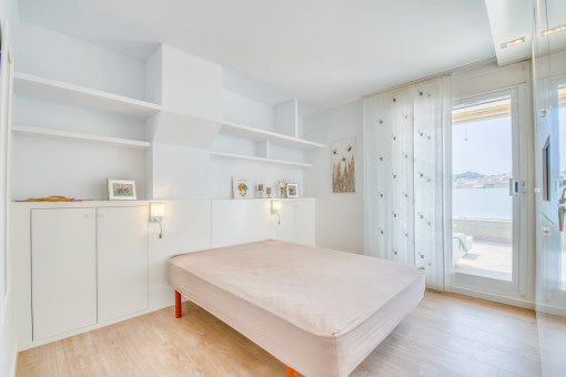 Großes Hauptschlafzimmer