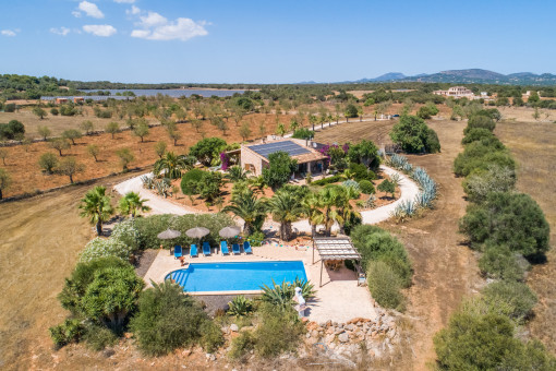 Natursteinfinca mit Pool, Ferienvermietlizenz in der ruhigen Landidylle von Santanyi