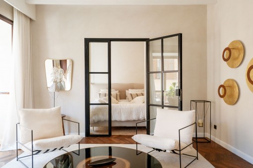 Luxuriöses Schlafzimmer mit Lounge