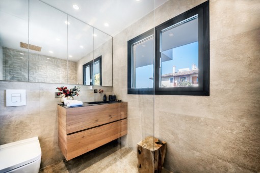 Zweites Badezimmer