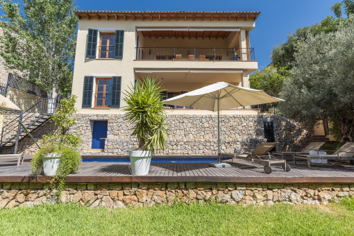 Ruhig gelegene Villa in Calvià mit atemberaubendem Weitblick auf die Berge mit Ferienvermietlizenz