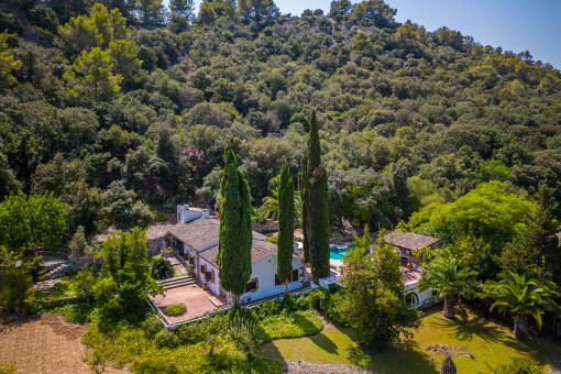 Rustikale Finca in Hanglage in absoluter Ruhe mit Pool, Vermietlizenz und Nähe zur Altstadt Pollensa