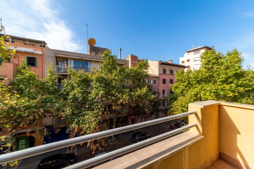 Frisch renovierte Erstbezug-Wohnung mit Balkon und Gemeinschaftsdachterrasse im Zentrum von Palma