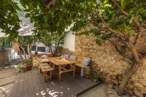 Liebevoll saniertes Dorfhaus mit Garten,einem fantastischem Weitblick und einer Ferienvermietlizenz in Alaró