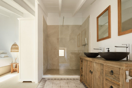 Offenes Badezimmer