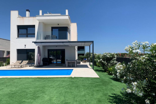 Moderne Villa mit beheizbarem Pool in Traumlage von Sa Rapita