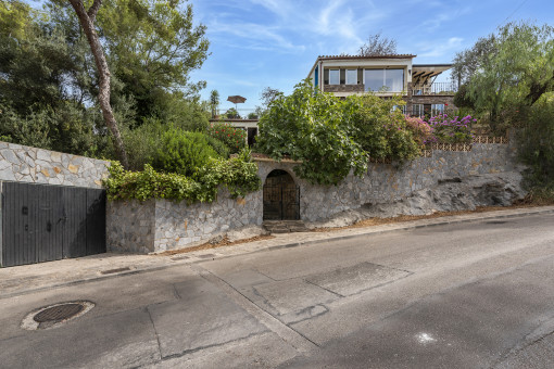 Frontansicht der Villa