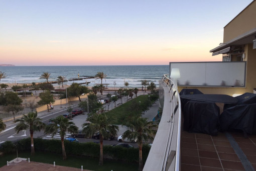 Traumhaftes Penthouse mit Meerblick in Top- Qualität mit Gemeinschaftspool, Strandnähe. In Molinar