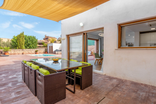 Saniertes Stadthaus in Montuiri mit Garage, Pool und Weitblick auf das Tramuntanagebirge