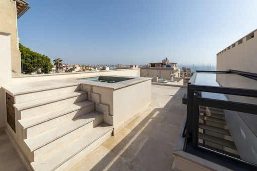 Modernes Stadthaus mit Dachterrasse, Meerblick und Aussicht bis zur Kathedrale in Palma, El Terreno