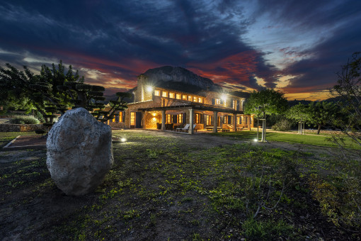 Die Finca bei Nacht