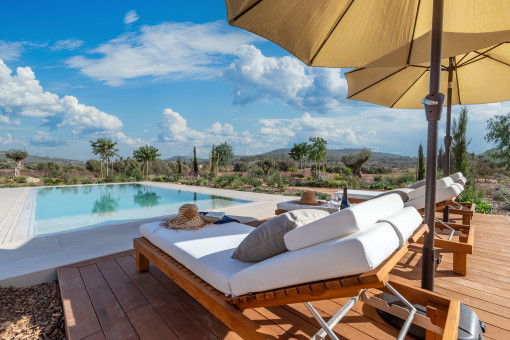 Sonnenterrasse am Pool