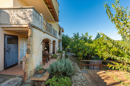 Terrasse mit direktem Gartenzugang