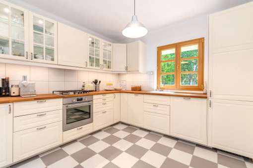 Moderne Küche in weiss