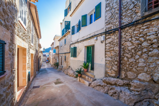 Renovierungsbedürftiges Dorfhaus am Kalvarienberg von Pollença