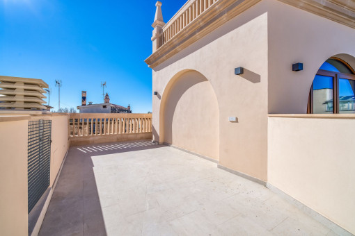 Neubauwohnung nach höchsten Standards mit Parkplatz und Terrasse in Palma