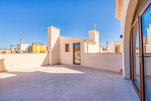 Weitläufige Dachterrasse