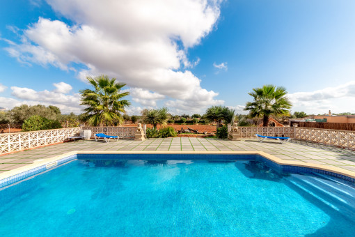 Weitblick vom Poolbereich