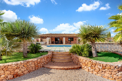 Schöne rustikale Finca mit Pool in Llucmajor
