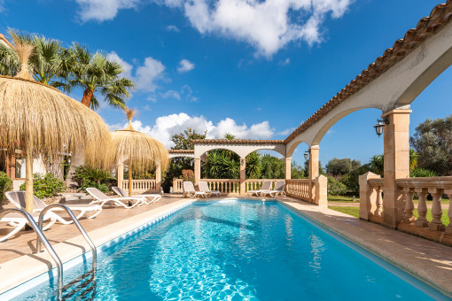 Traumhafte Villa mit Ferienvermietlizenz in exponierter Lage bei Selva