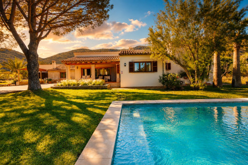 Hübsche Finca auf dem Lande mit Ferienvermietungslizenz in Pollensa
